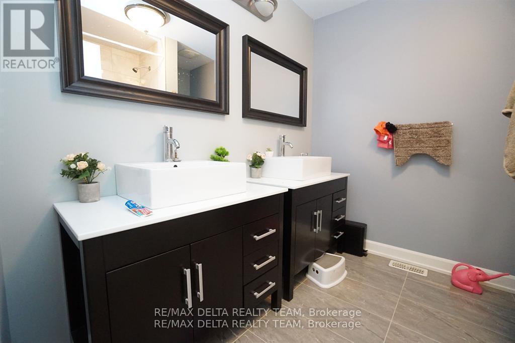 Photo 26 of 498 Moodie Drive, Ottawa ON
