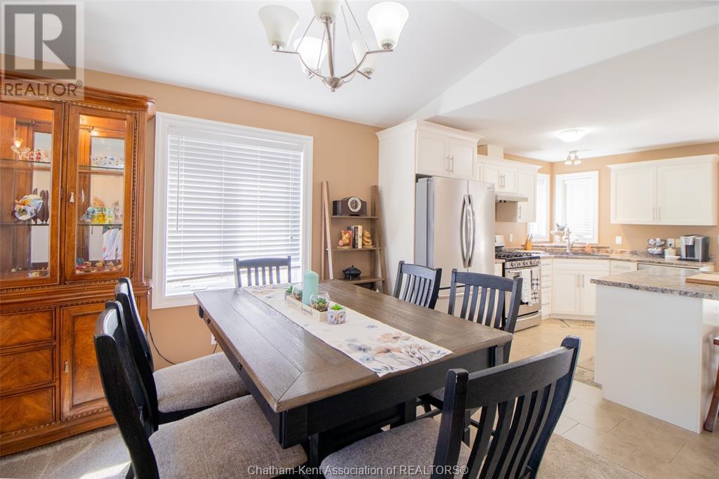 Photo 26 of 55 Birchwood Street, Chatham ON