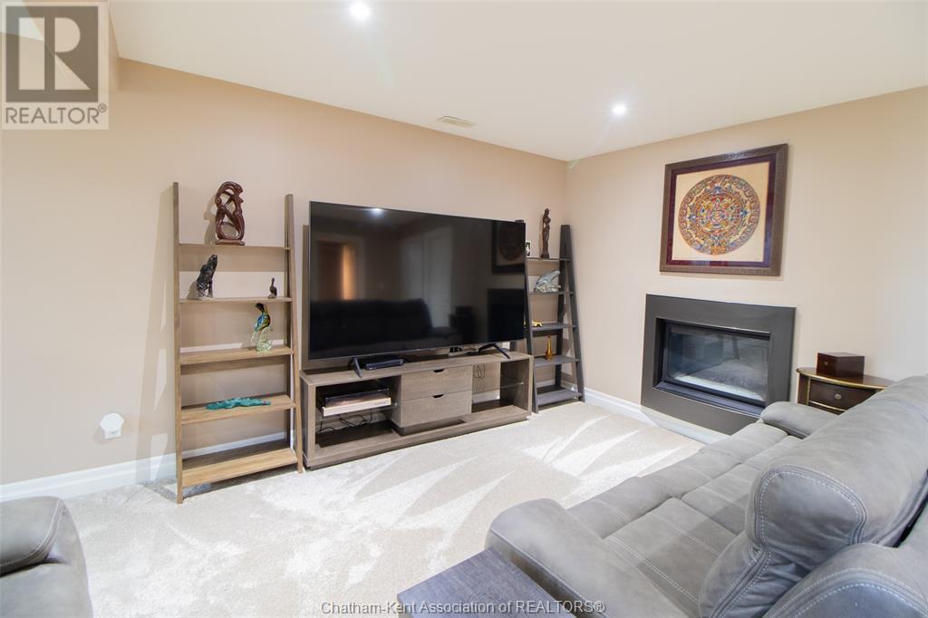 Photo 41 of 55 Birchwood Street, Chatham ON