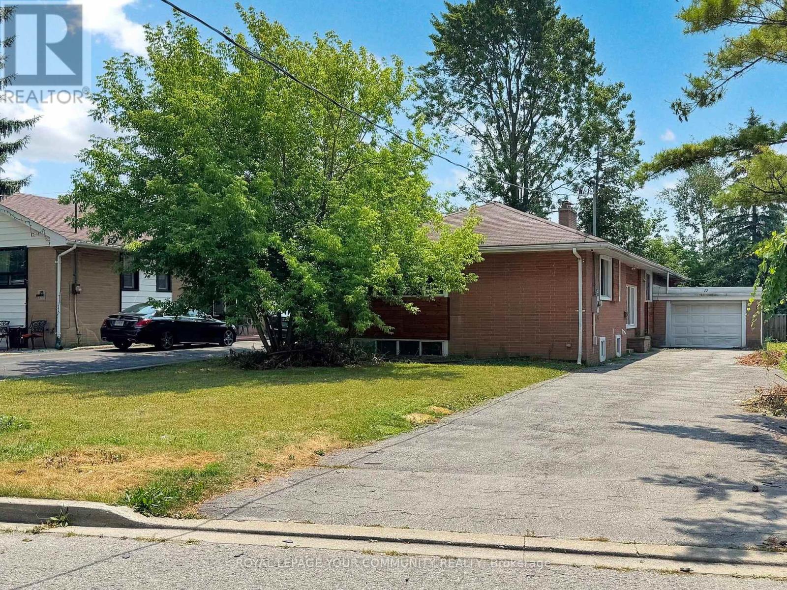 Photo 2 of Basement 17 Dobbin Road, Toronto ON