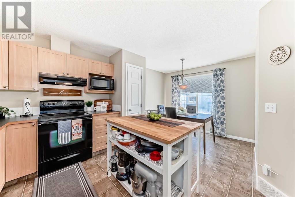Single Family House 4 Level for Sale in  Copperfield Lane SE Copperfield Calgary 