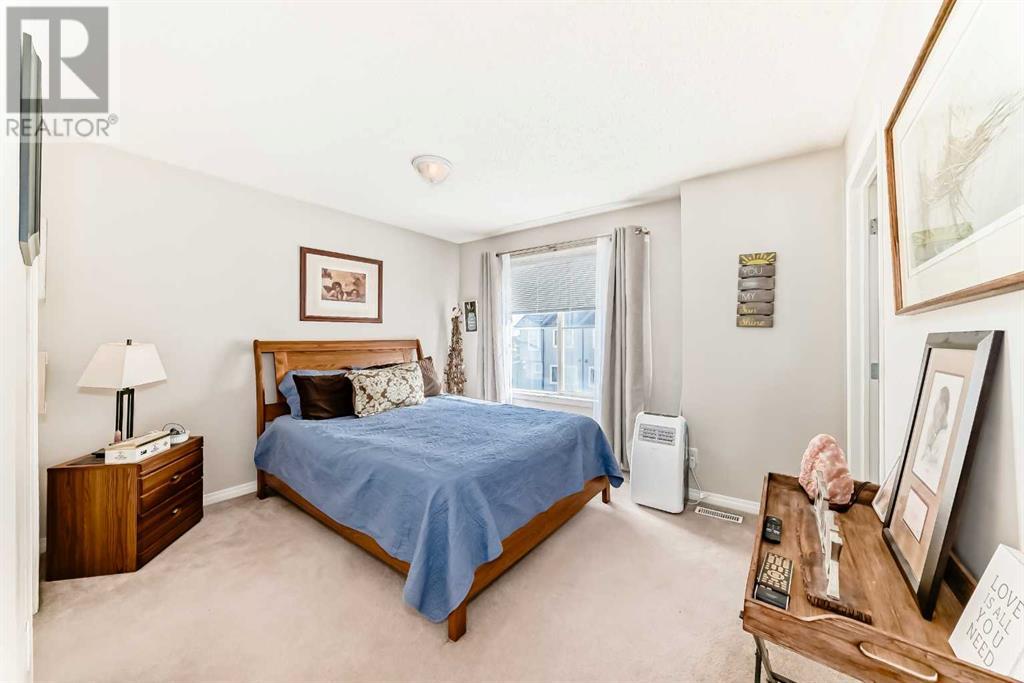 Single Family House 4 Level for Sale in  Copperfield Lane SE Copperfield Calgary 