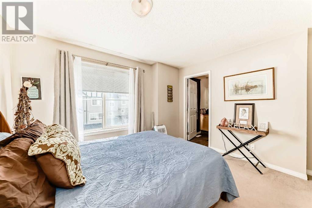 Single Family House 4 Level for Sale in  Copperfield Lane SE Copperfield Calgary 