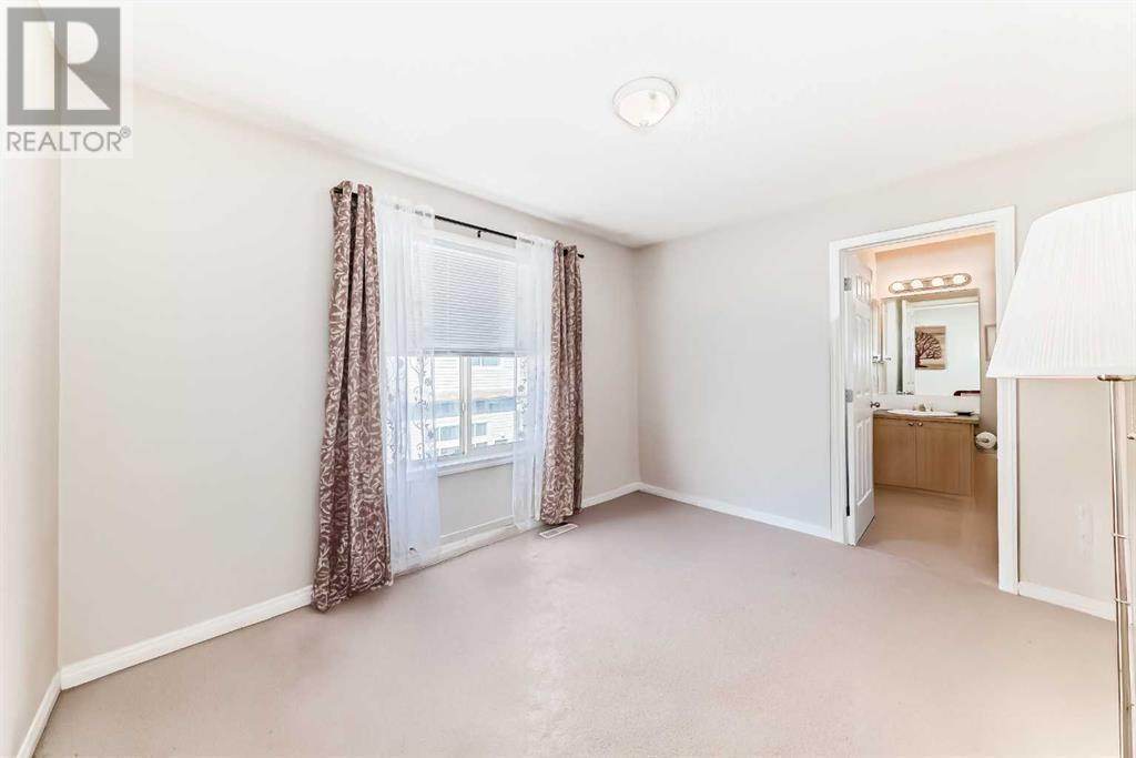 Single Family House 4 Level for Sale in  Copperfield Lane SE Copperfield Calgary 