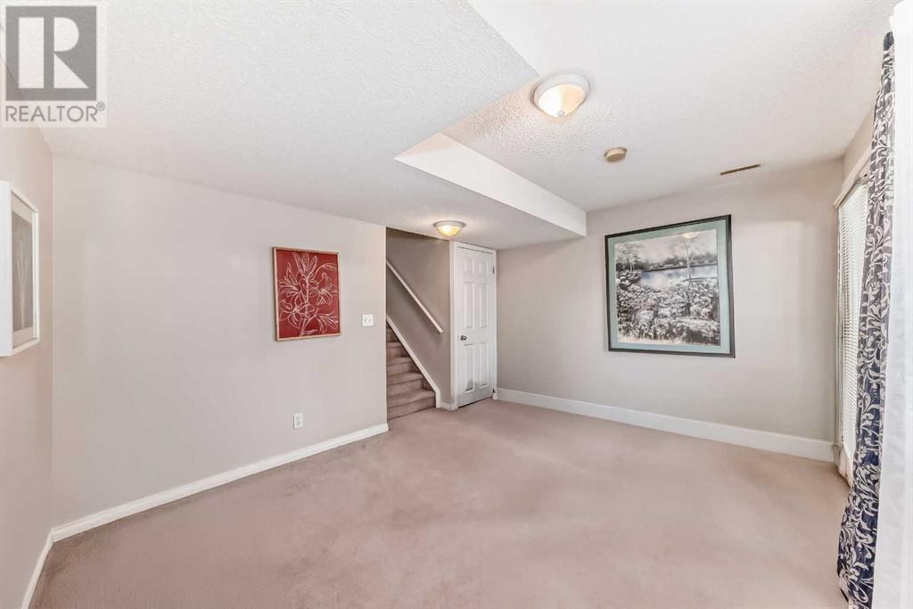 Single Family House 4 Level for Sale in  Copperfield Lane SE Copperfield Calgary 