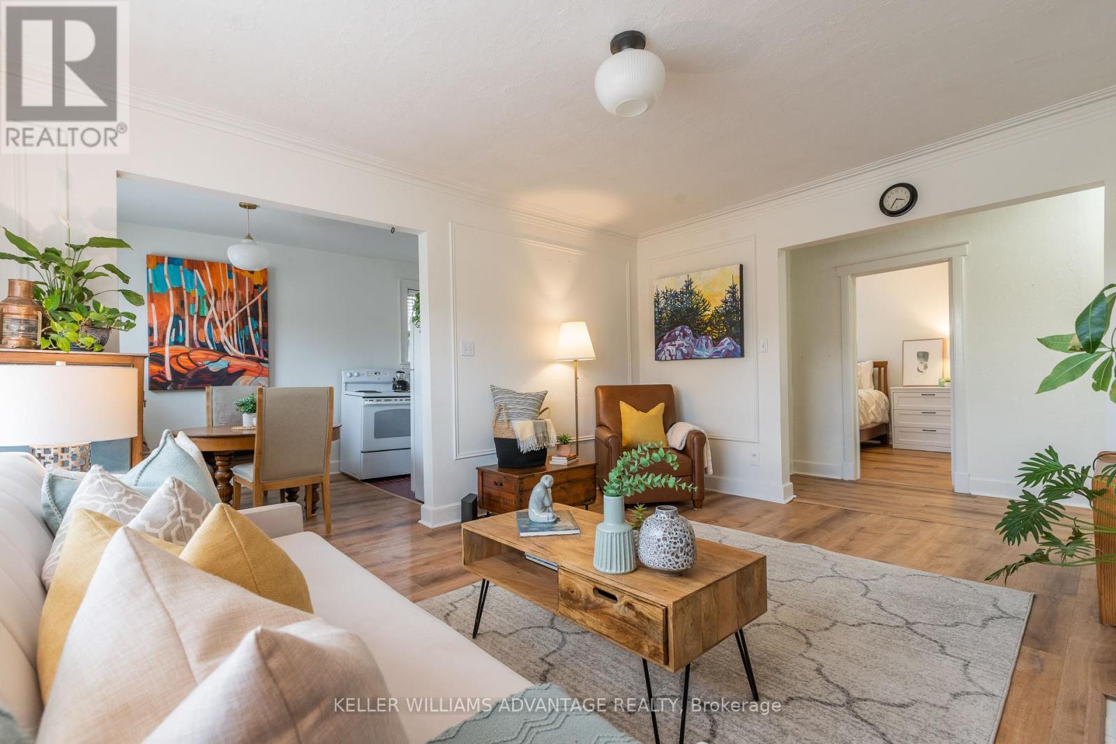 Photo 8 of 18 1646 Bathurst Street, Toronto ON
