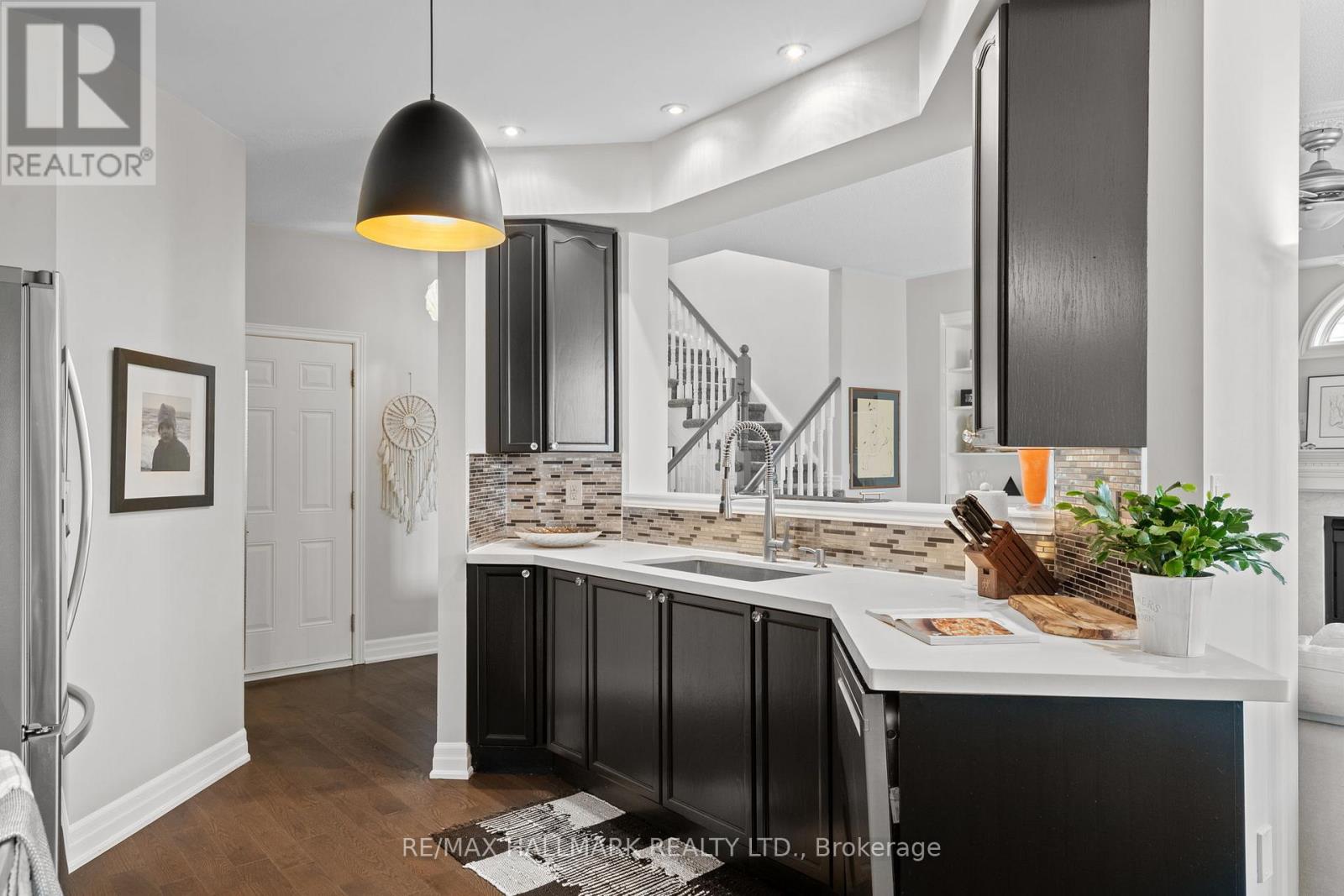 Photo 8 of 83 Tunney Place, Whitby ON