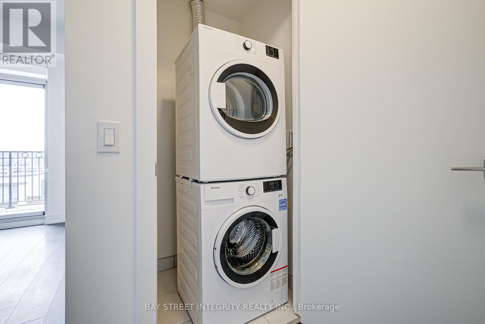 Photo 29 of 626 W 268 Buchanan Drive, Markham ON