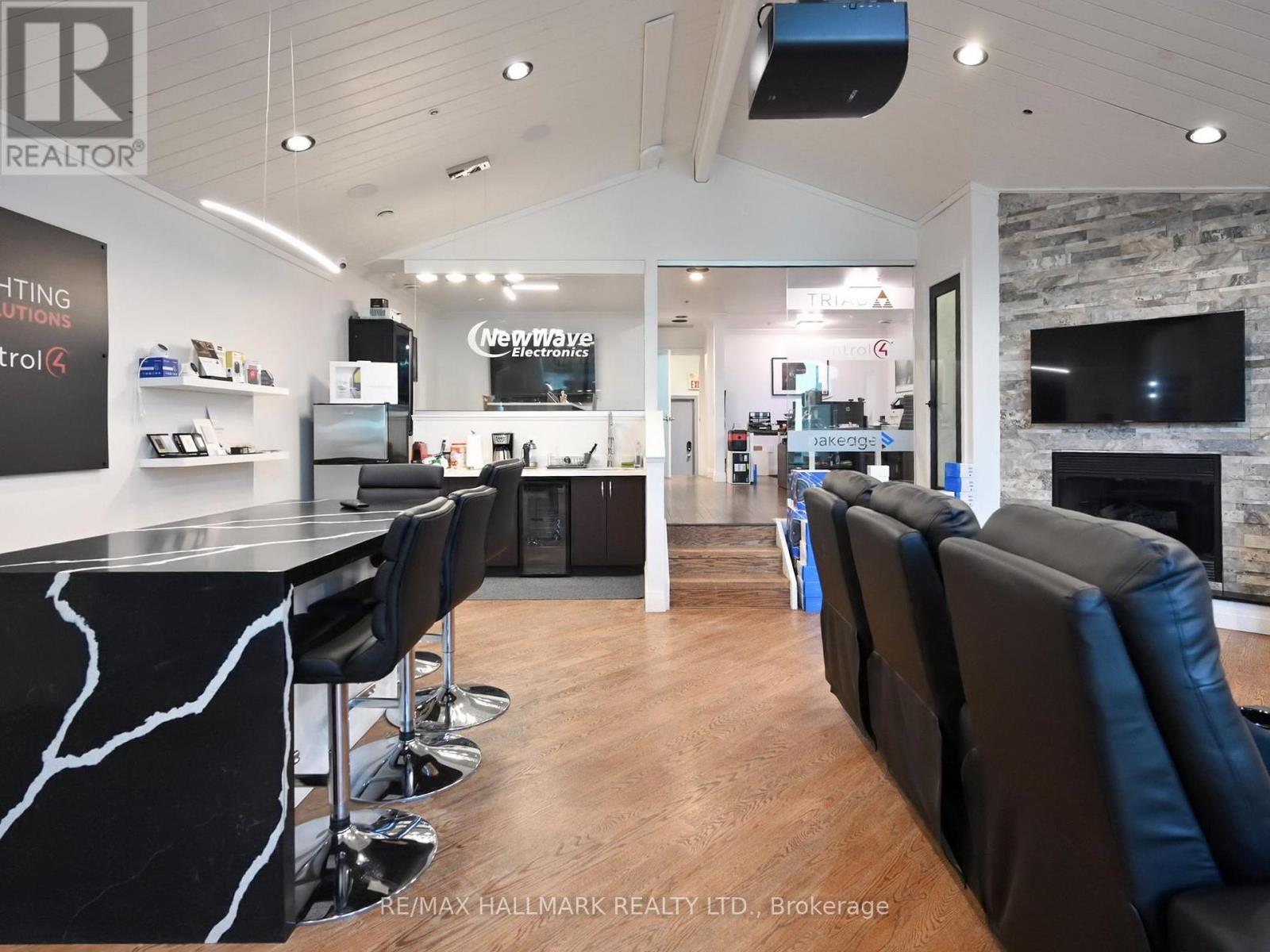 Photo 22 of 14 175 West Beaver Creek Road, Richmond Hill ON