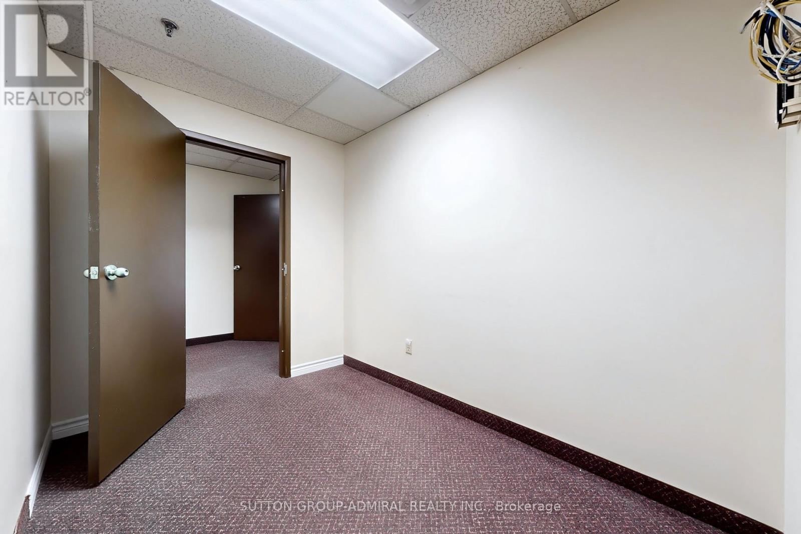 Photo 5 of 4 365 Watline Avenue, Mississauga ON
