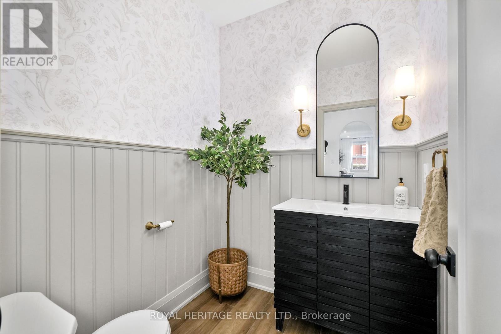 Photo 12 of 186 Durham Street, Cobourg ON