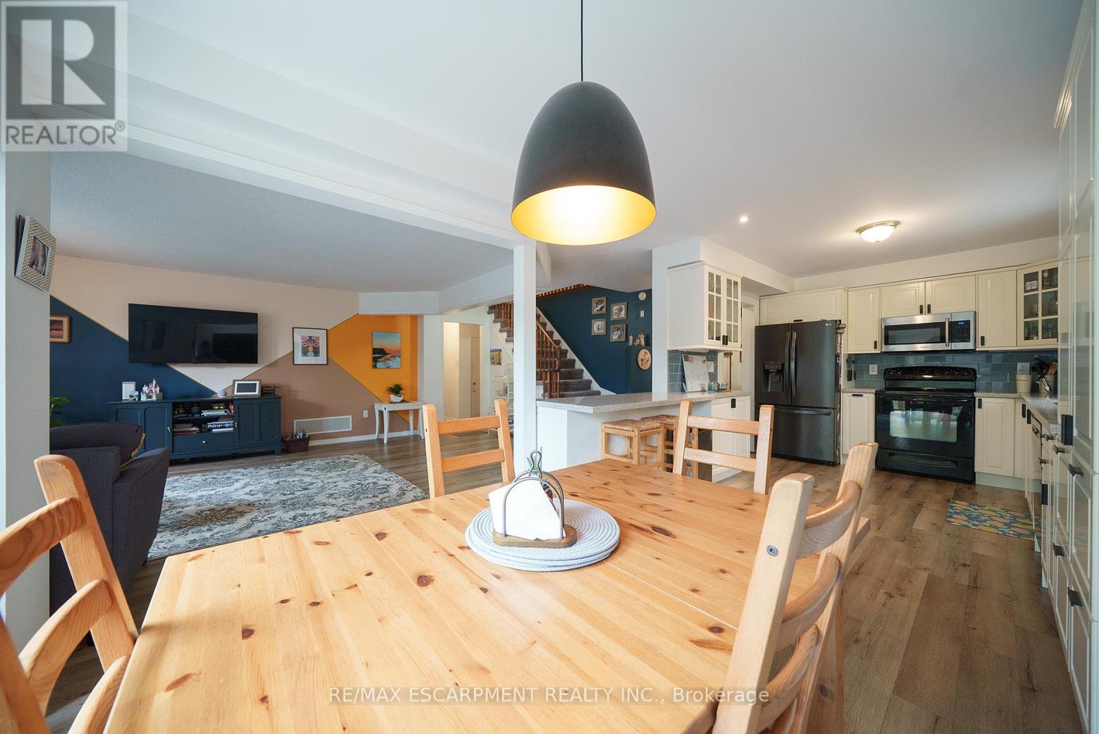 Photo 43 of 9 Osborn Avenue, Brantford ON