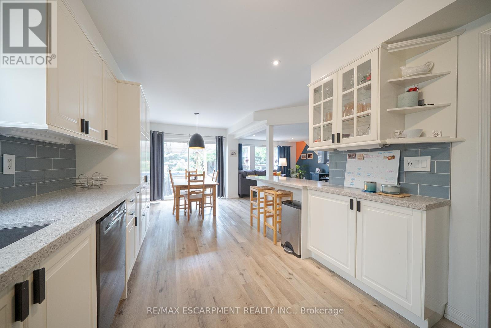 Photo 38 of 9 Osborn Avenue, Brantford ON