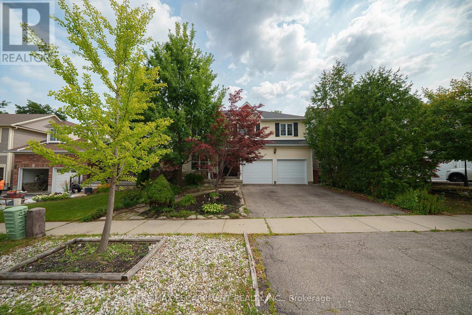 Photo 8 of 9 Osborn Avenue, Brantford ON