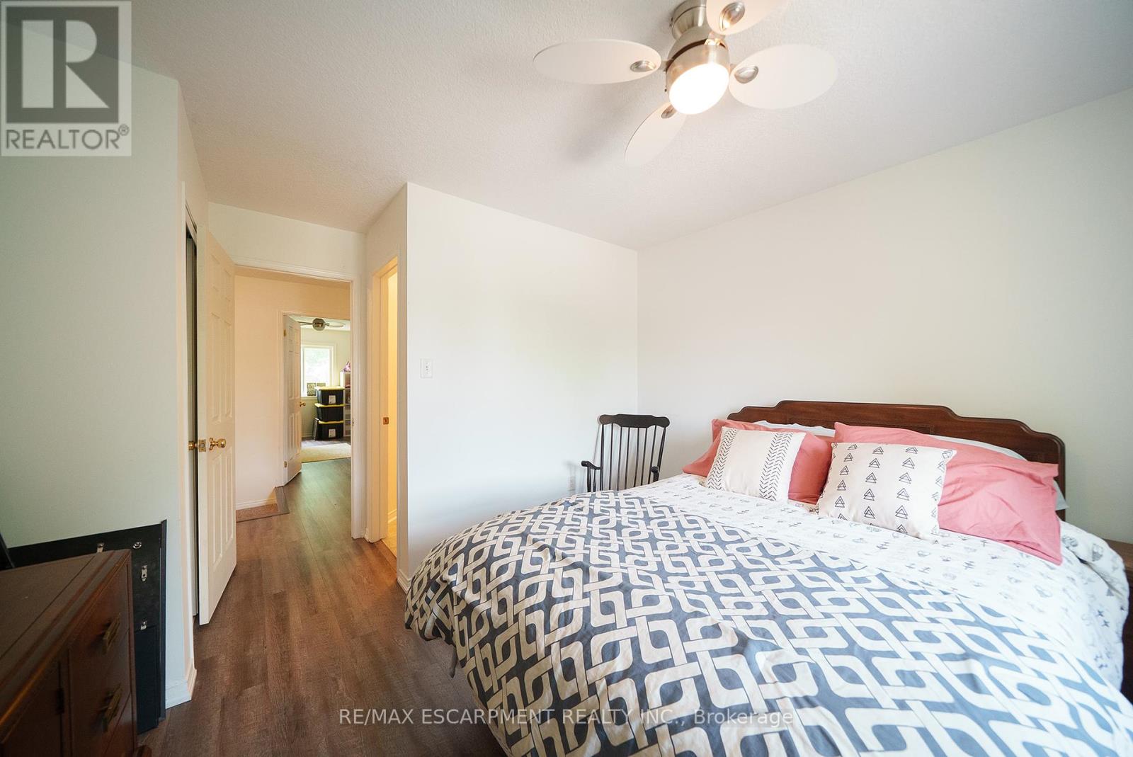 Photo 20 of 9 Osborn Avenue, Brantford ON