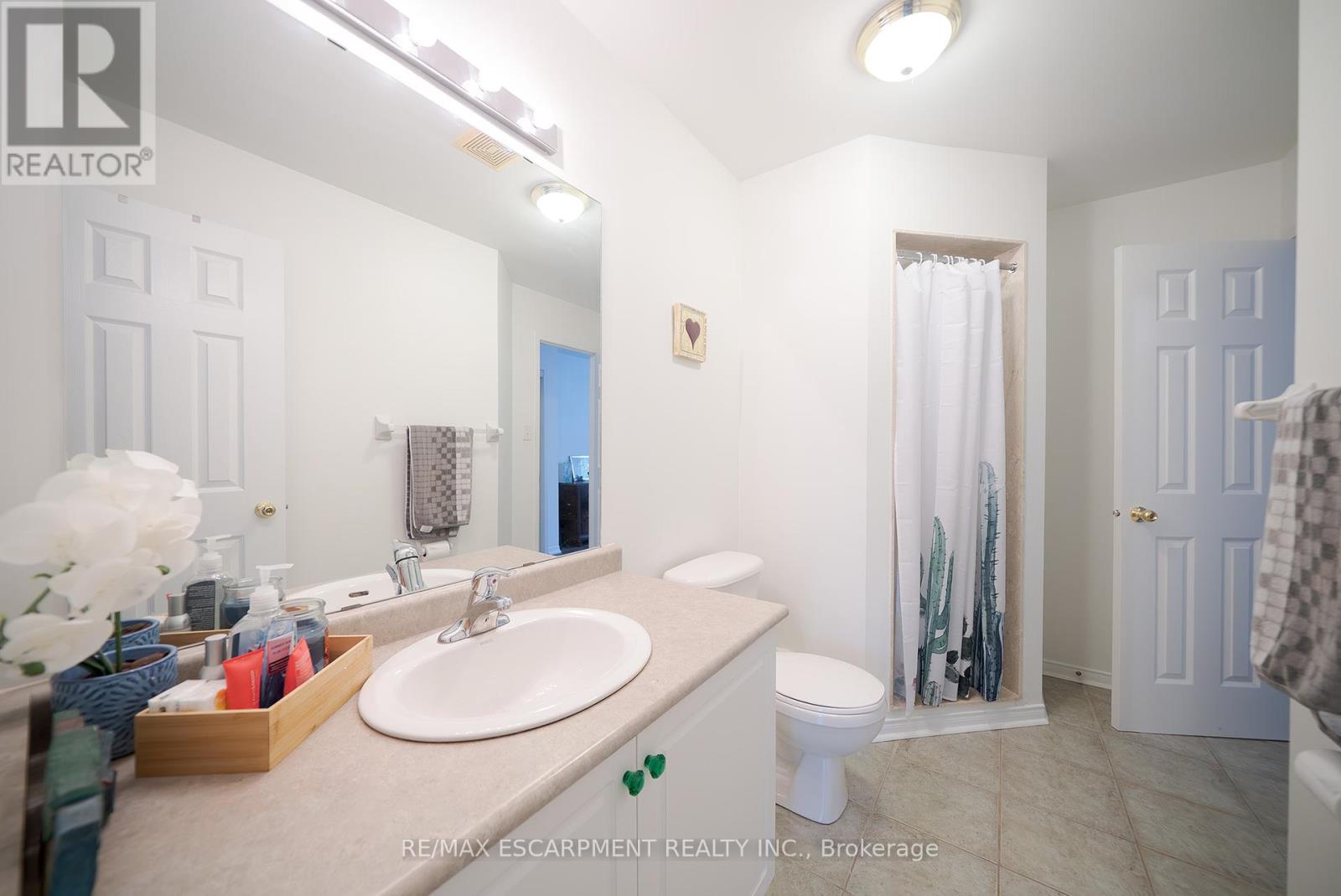 Photo 25 of 9 Osborn Avenue, Brantford ON