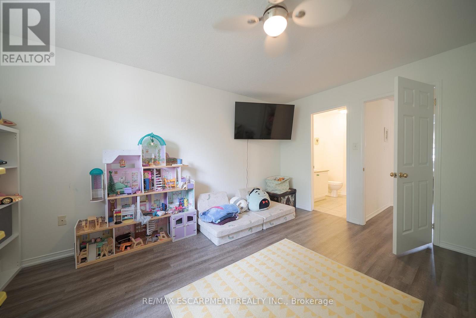 Photo 9 of 9 Osborn Avenue, Brantford ON