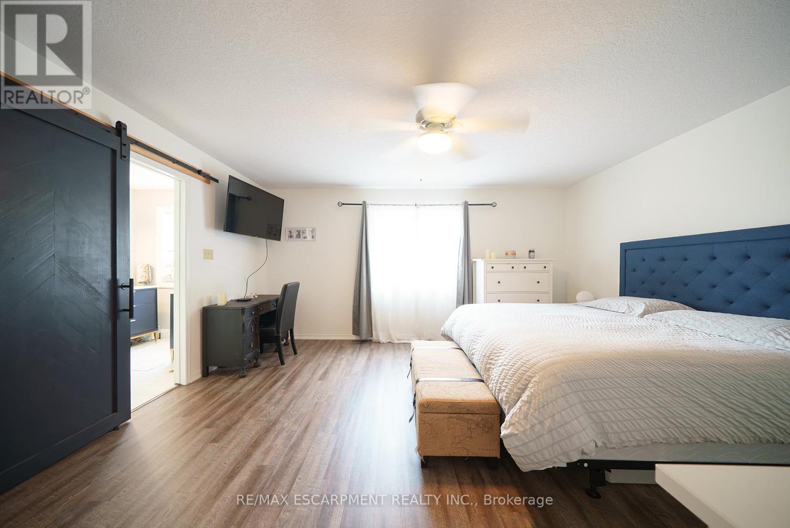 Photo 35 of 9 Osborn Avenue, Brantford ON