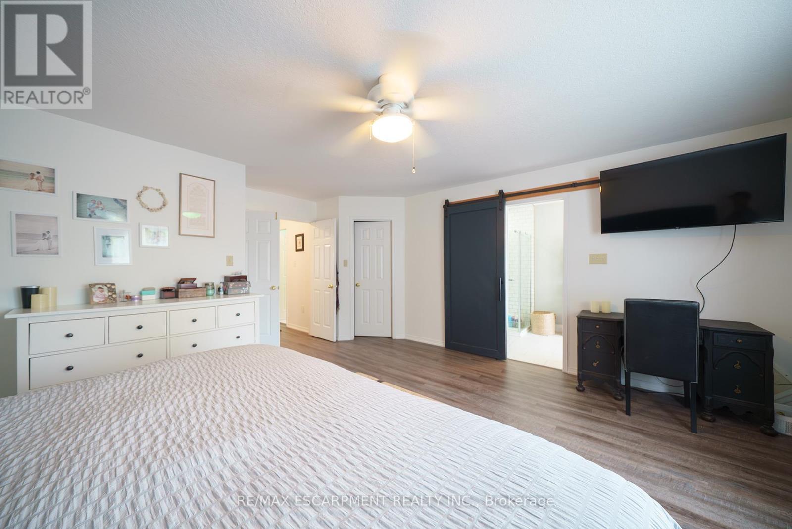 Photo 22 of 9 Osborn Avenue, Brantford ON