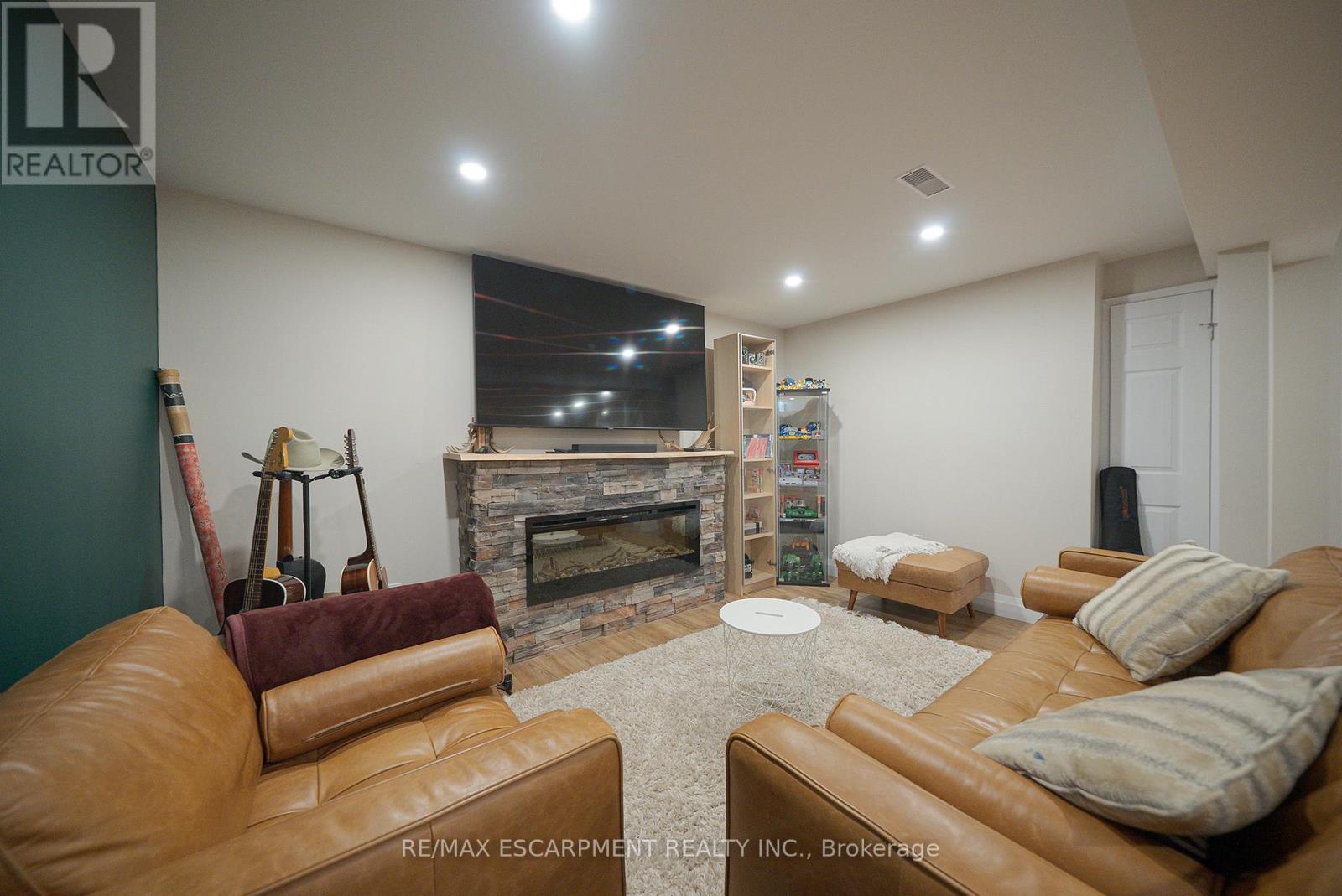 Photo 28 of 9 Osborn Avenue, Brantford ON