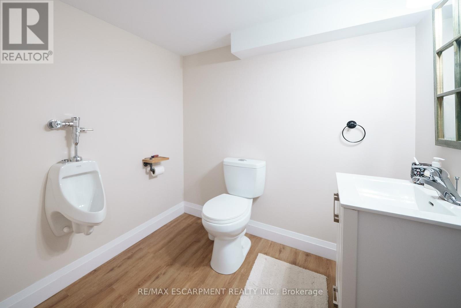 Photo 49 of 9 Osborn Avenue, Brantford ON