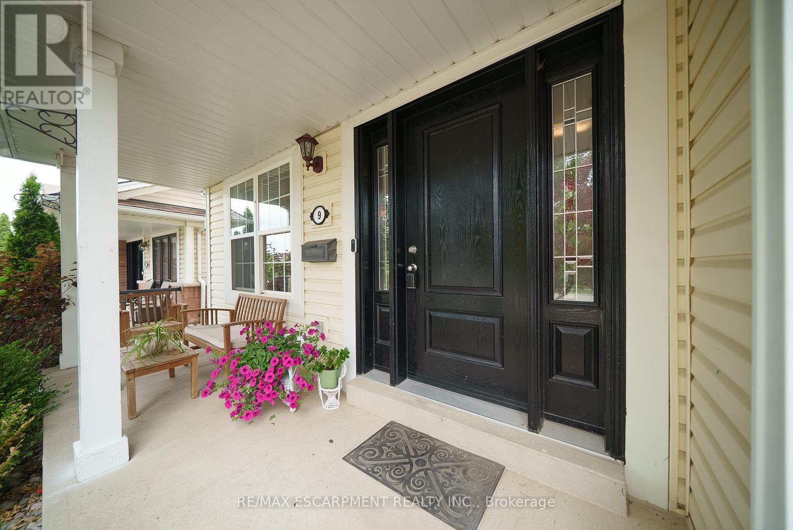 Photo 11 of 9 Osborn Avenue, Brantford ON