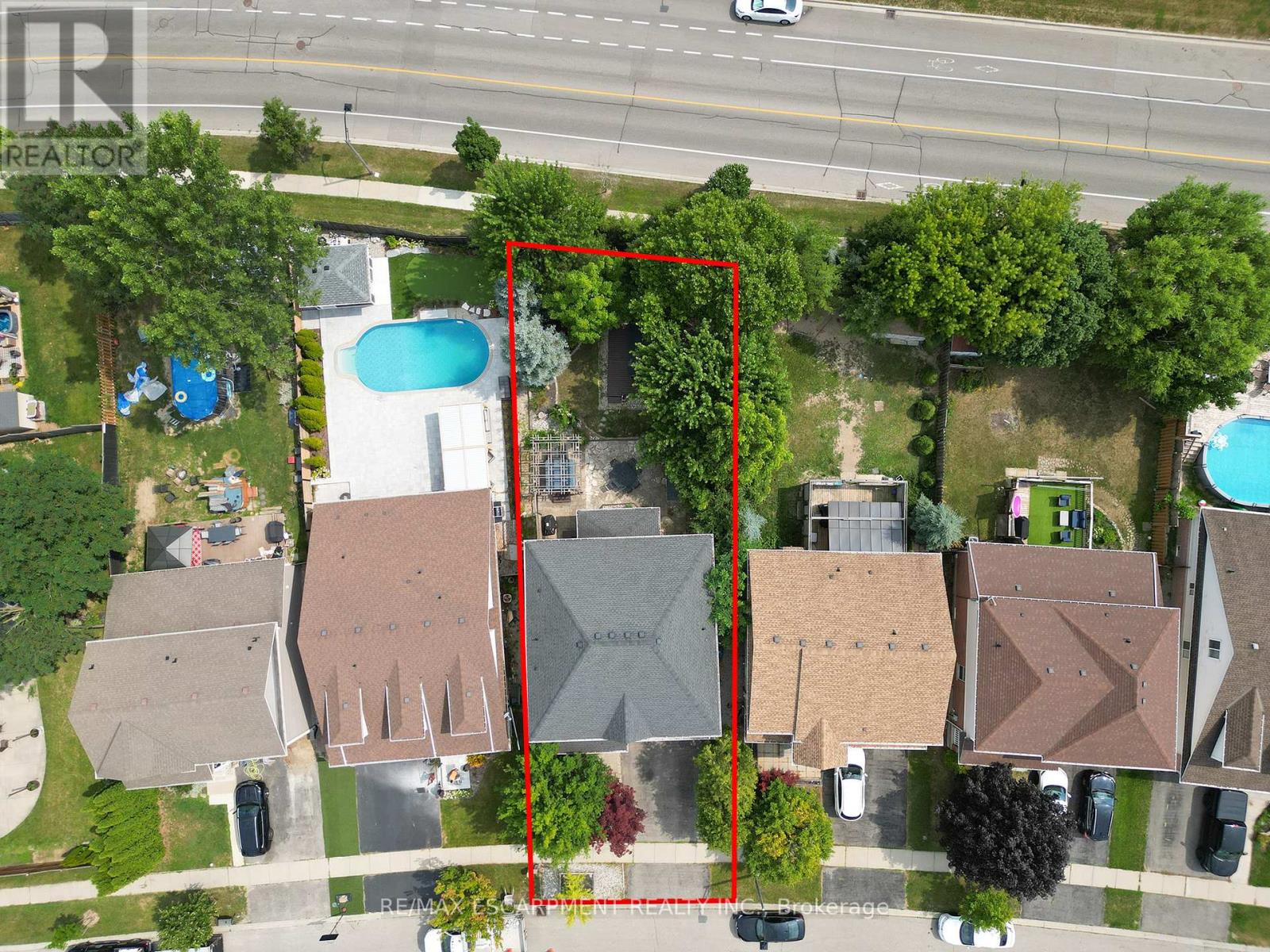 Photo 3 of 9 Osborn Avenue, Brantford ON