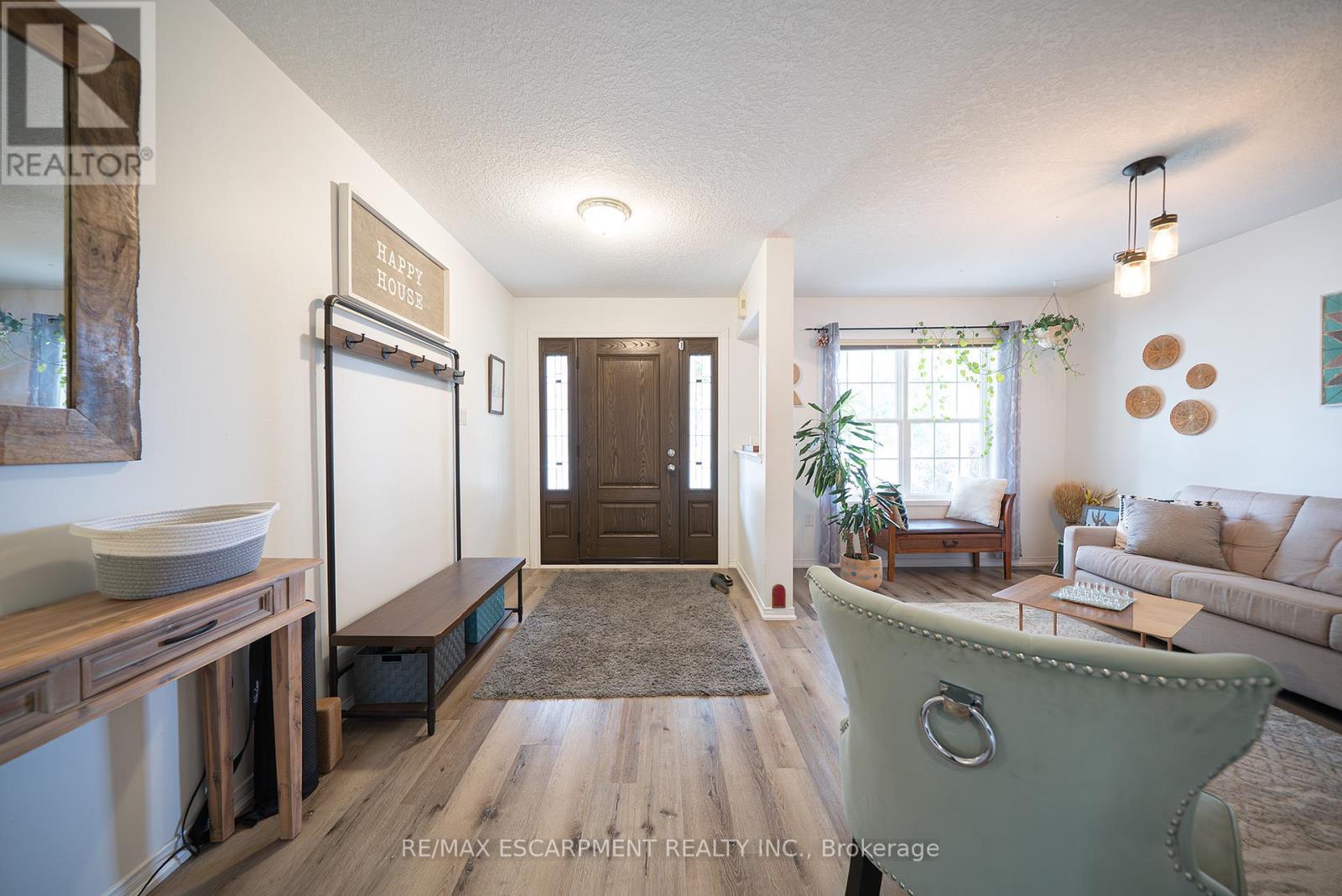 Photo 15 of 9 Osborn Avenue, Brantford ON