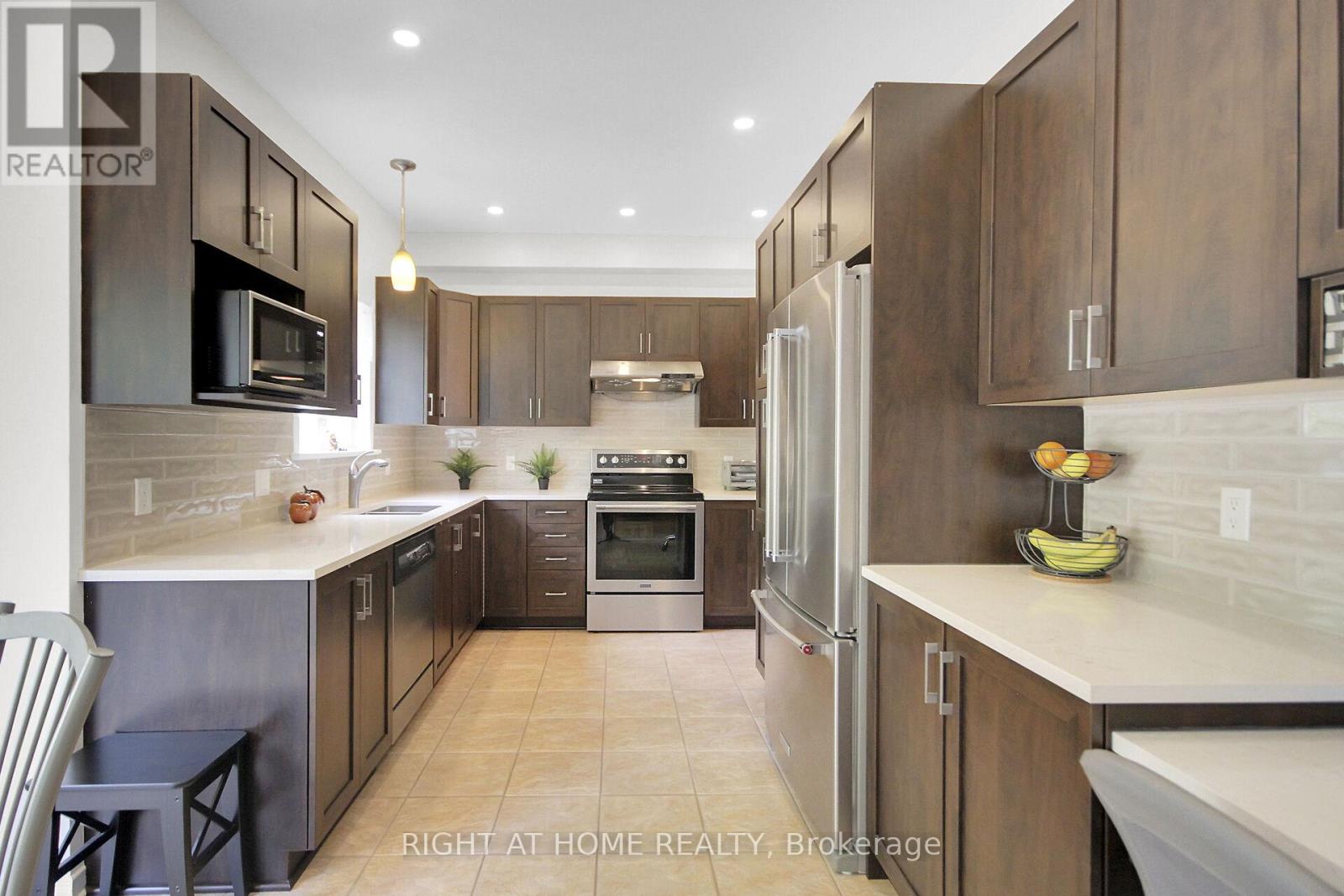 Photo 12 of 13 Sirocco Crescent, Ottawa ON