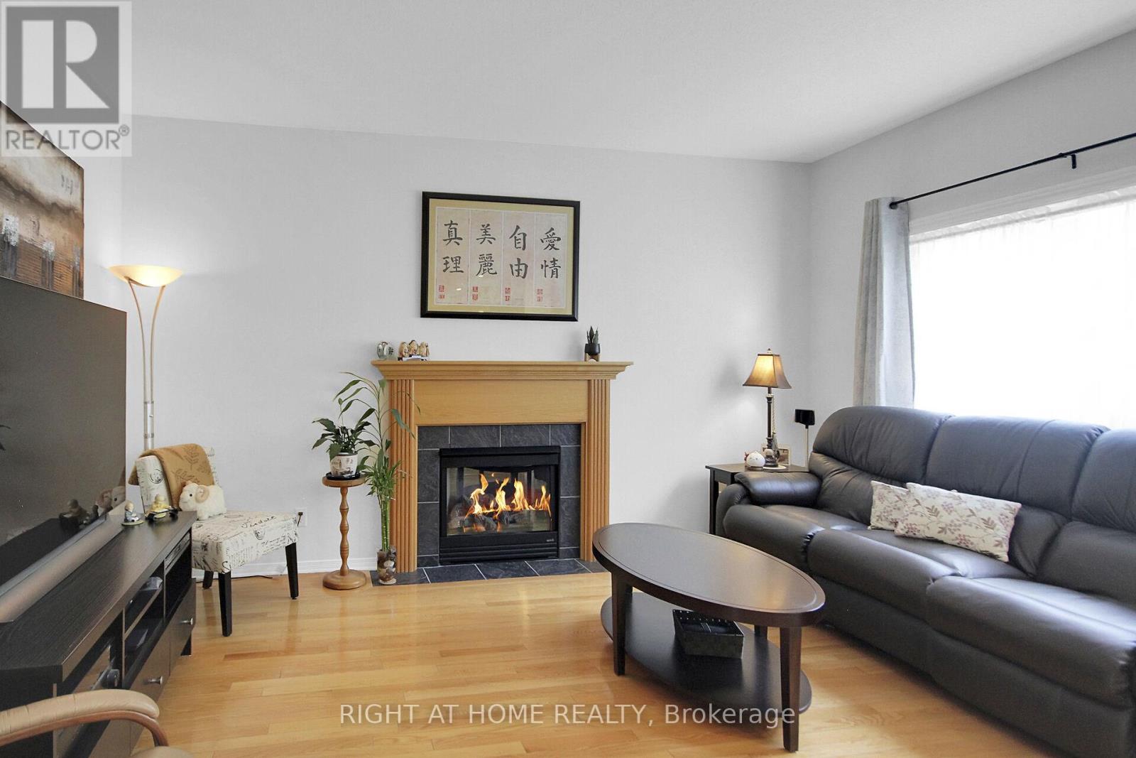 Photo 14 of 13 Sirocco Crescent, Ottawa ON
