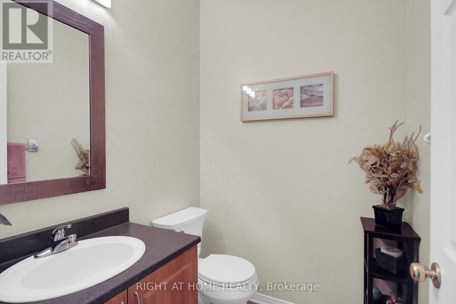 Photo 16 of 13 Sirocco Crescent, Ottawa ON
