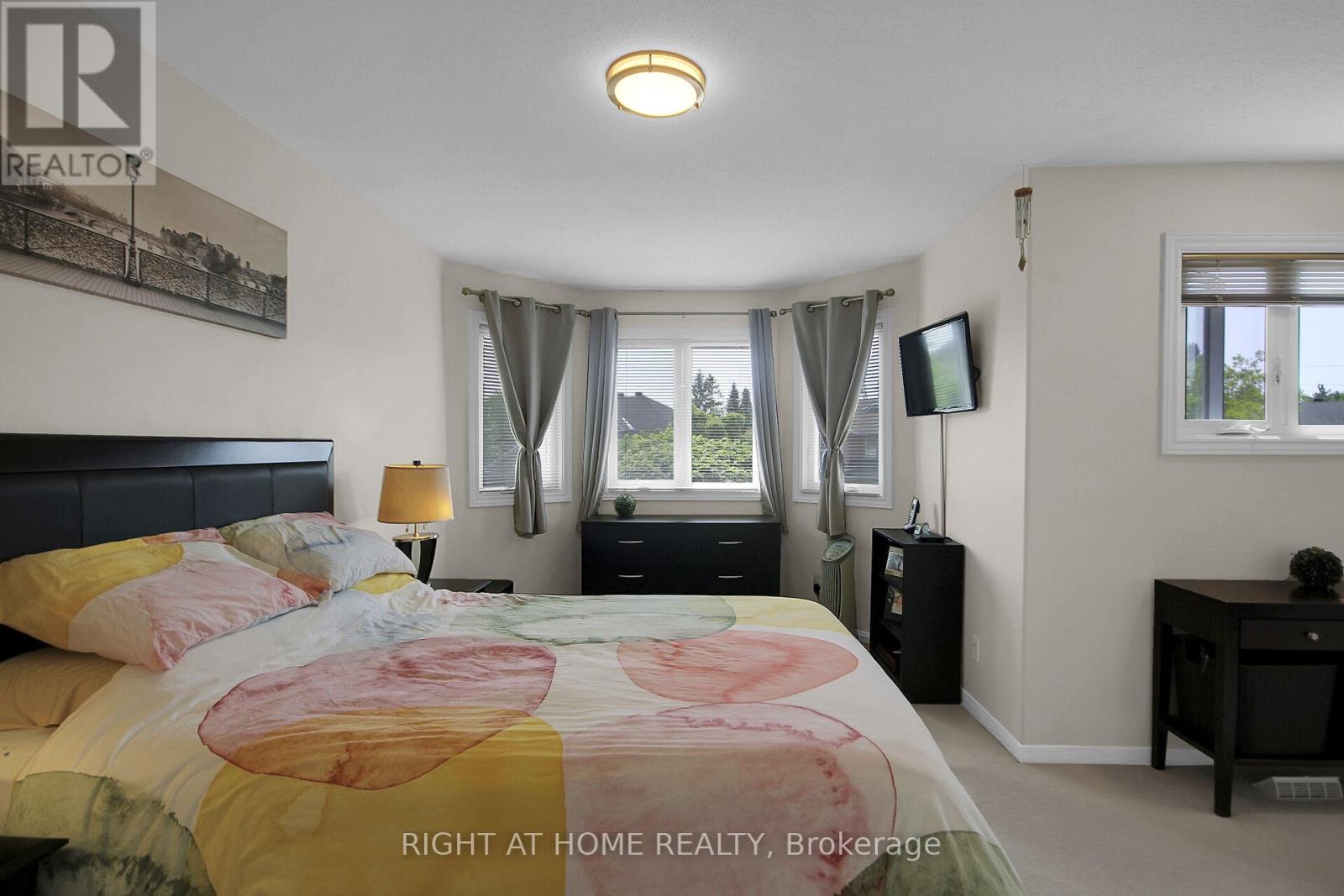 Photo 19 of 13 Sirocco Crescent, Ottawa ON