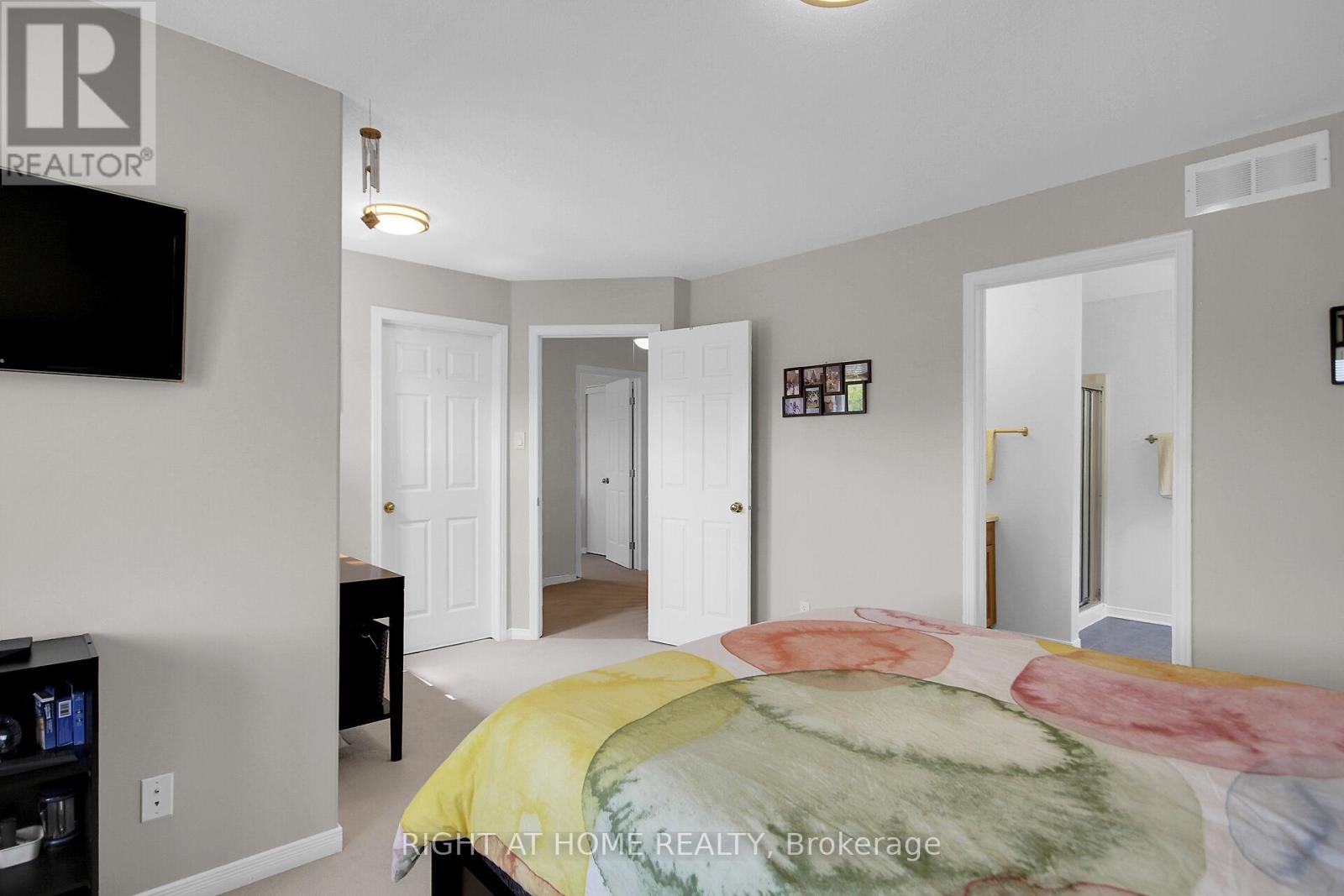 Photo 20 of 13 Sirocco Crescent, Ottawa ON