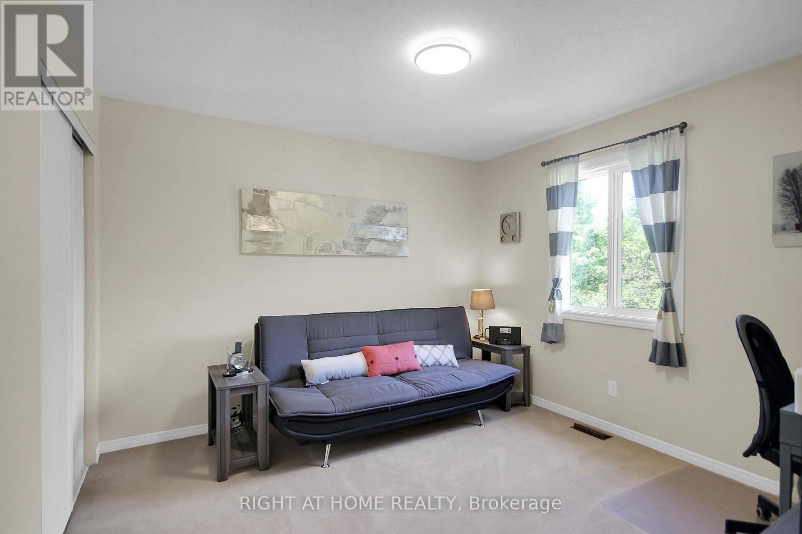 Photo 24 of 13 Sirocco Crescent, Ottawa ON