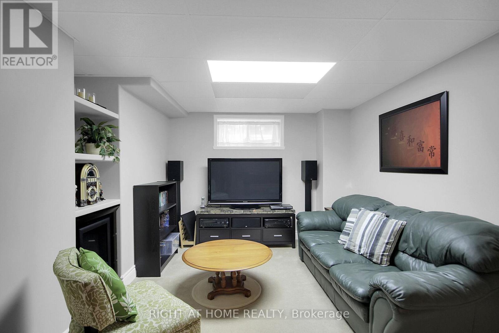 Photo 30 of 13 Sirocco Crescent, Ottawa ON