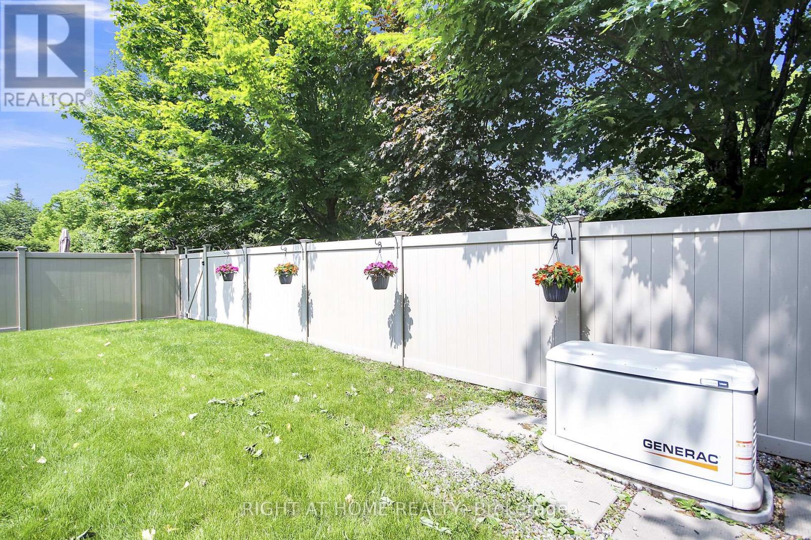 Photo 35 of 13 Sirocco Crescent, Ottawa ON