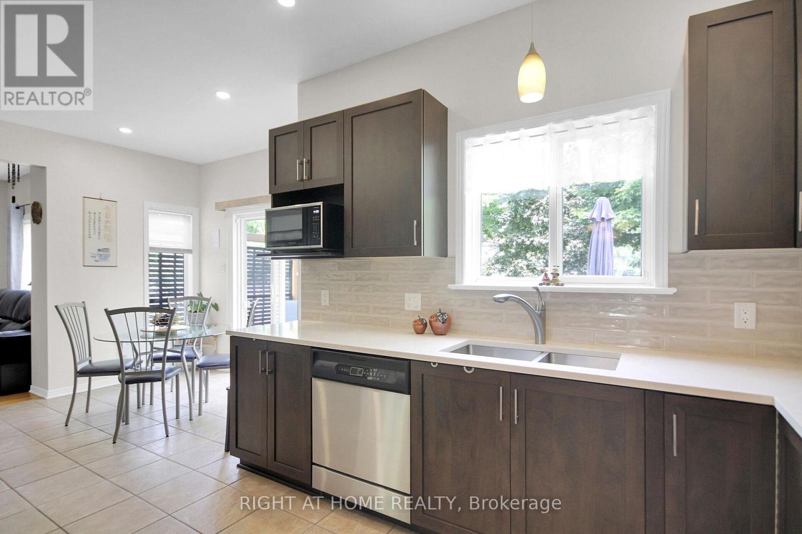 Photo 9 of 13 Sirocco Crescent, Ottawa ON