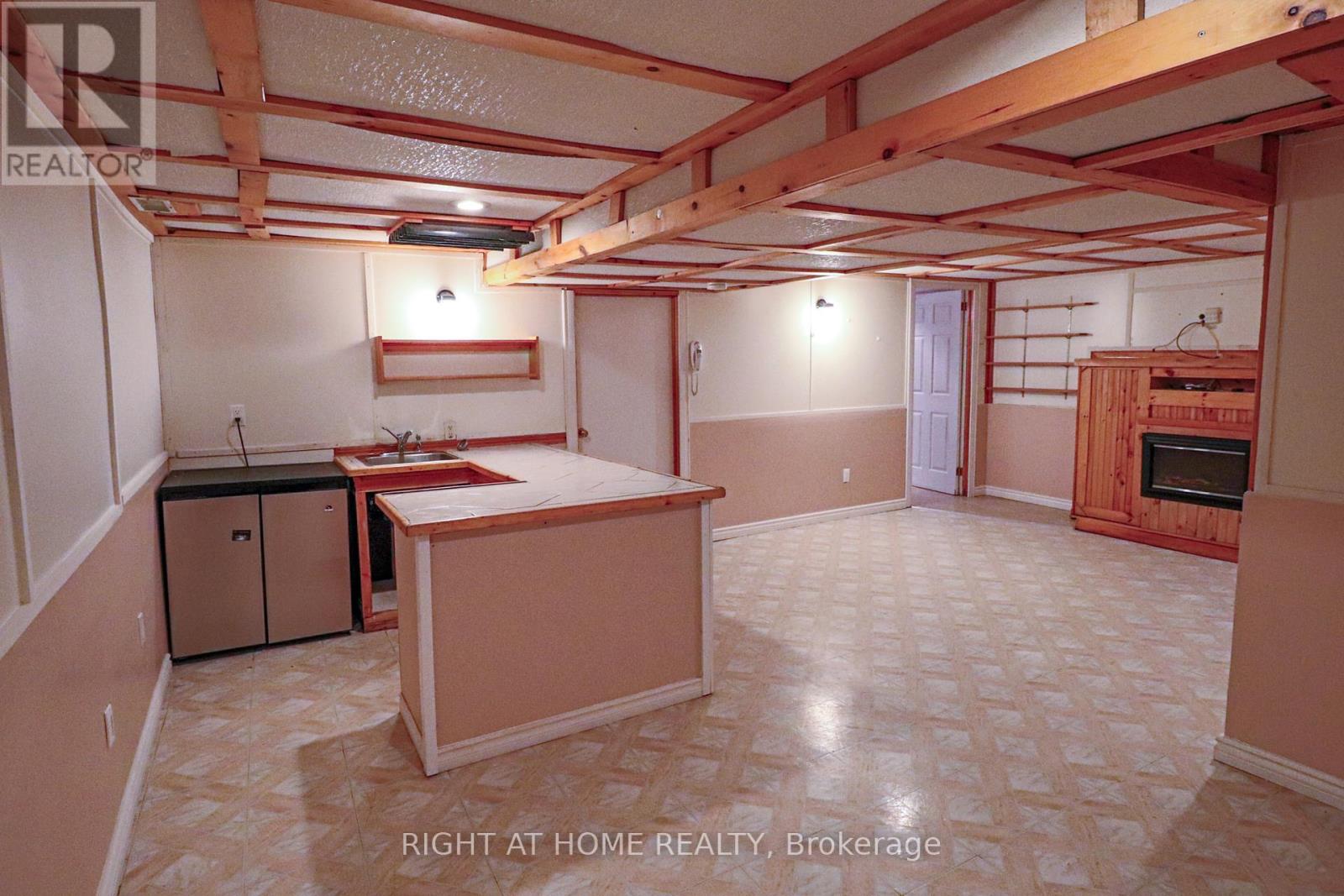 Photo 24 of 841 Thorndale Drive, Ottawa ON
