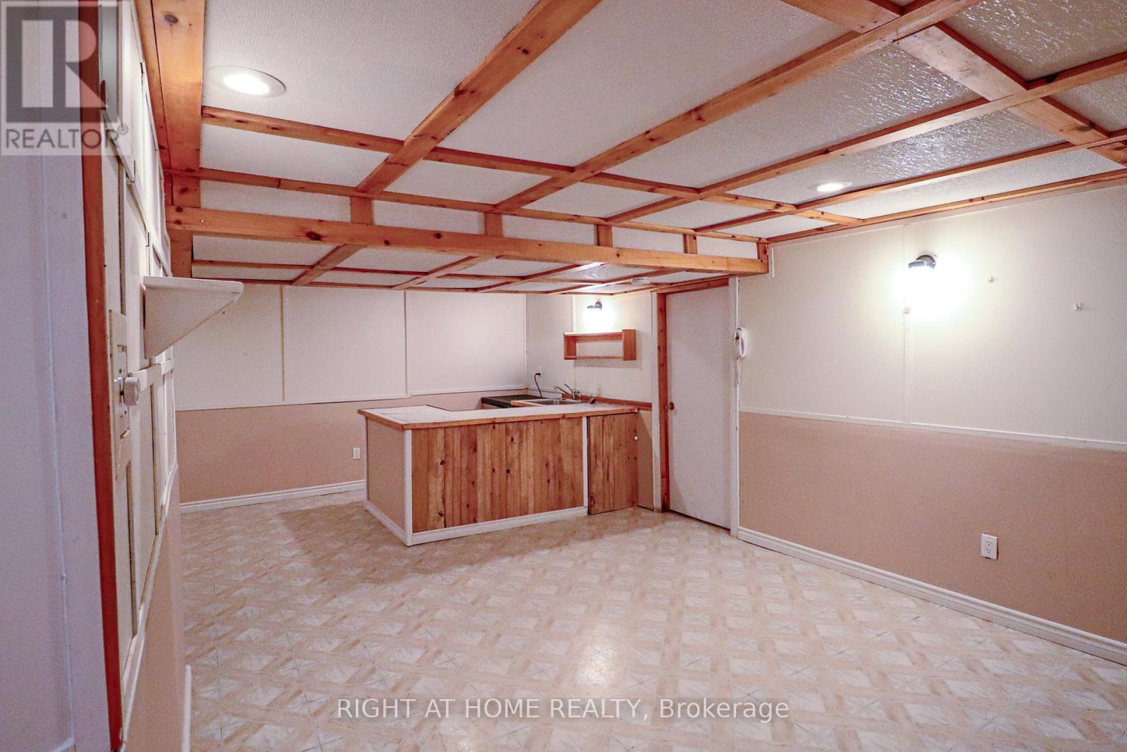 Photo 13 of 841 Thorndale Drive, Ottawa ON