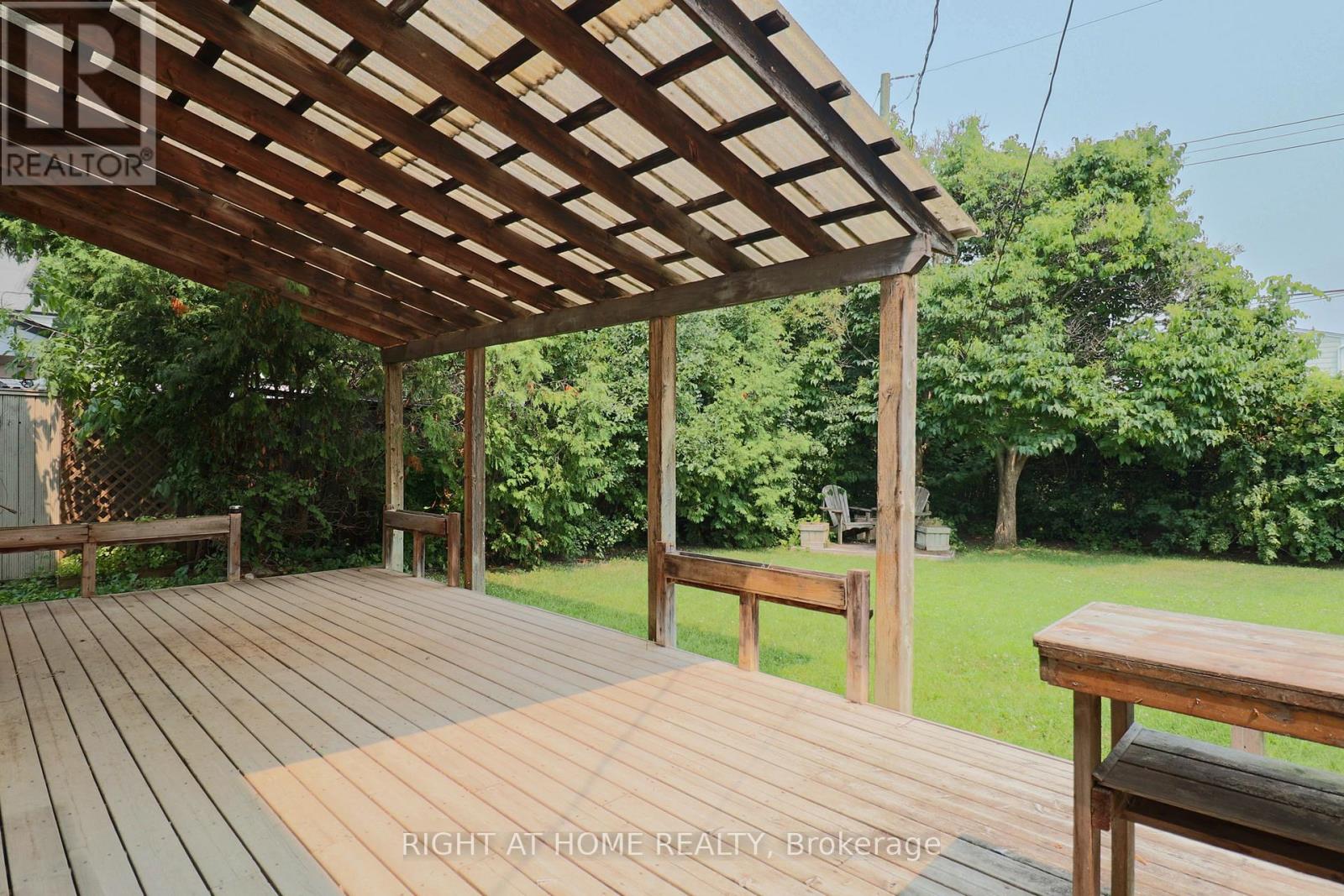 Photo 19 of 841 Thorndale Drive, Ottawa ON