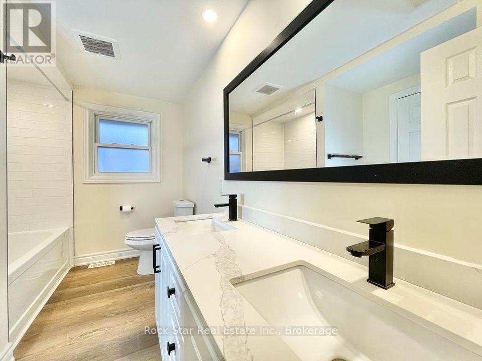 Photo 19 of 36 Highcourt Crescent, St Catharines ON