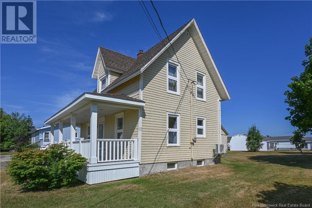 Photo 3 of 351 Saint Pierre E Boulevard, Caraquet NB