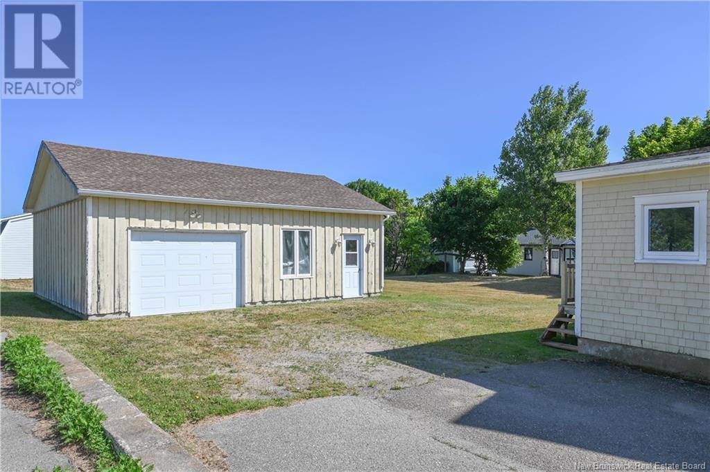 Photo 32 of 351 Saint Pierre E Boulevard, Caraquet NB