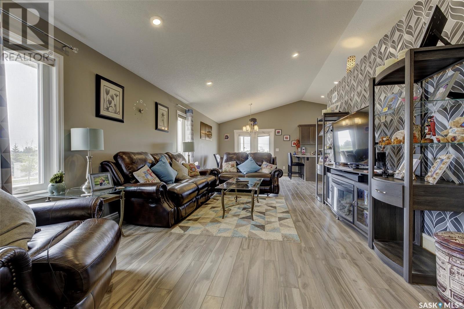 Photo 5 of 101 Beaudry Crescent, Martensville SK