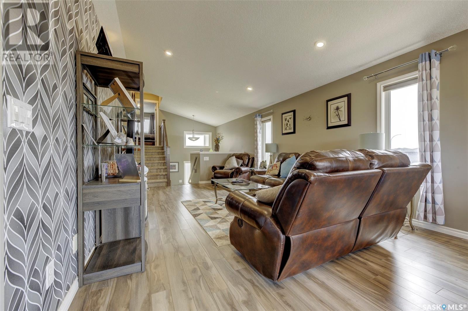 Photo 8 of 101 Beaudry Crescent, Martensville SK