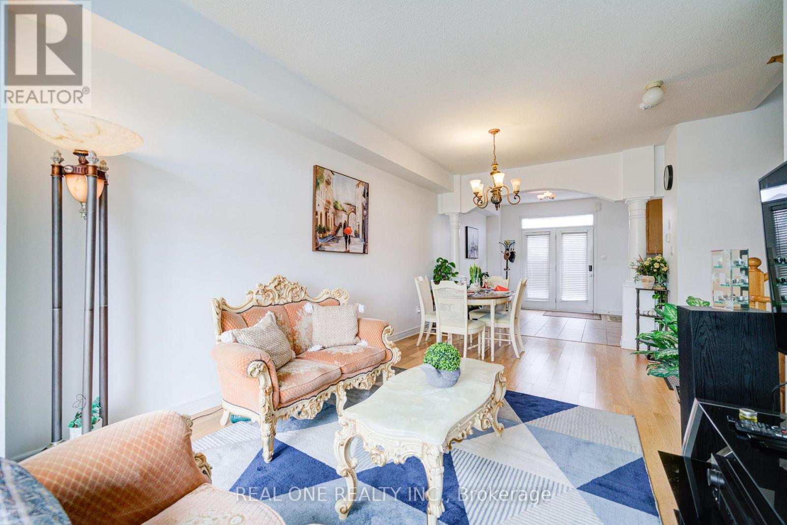 Photo 11 of 87 Zokol Drive, Aurora ON