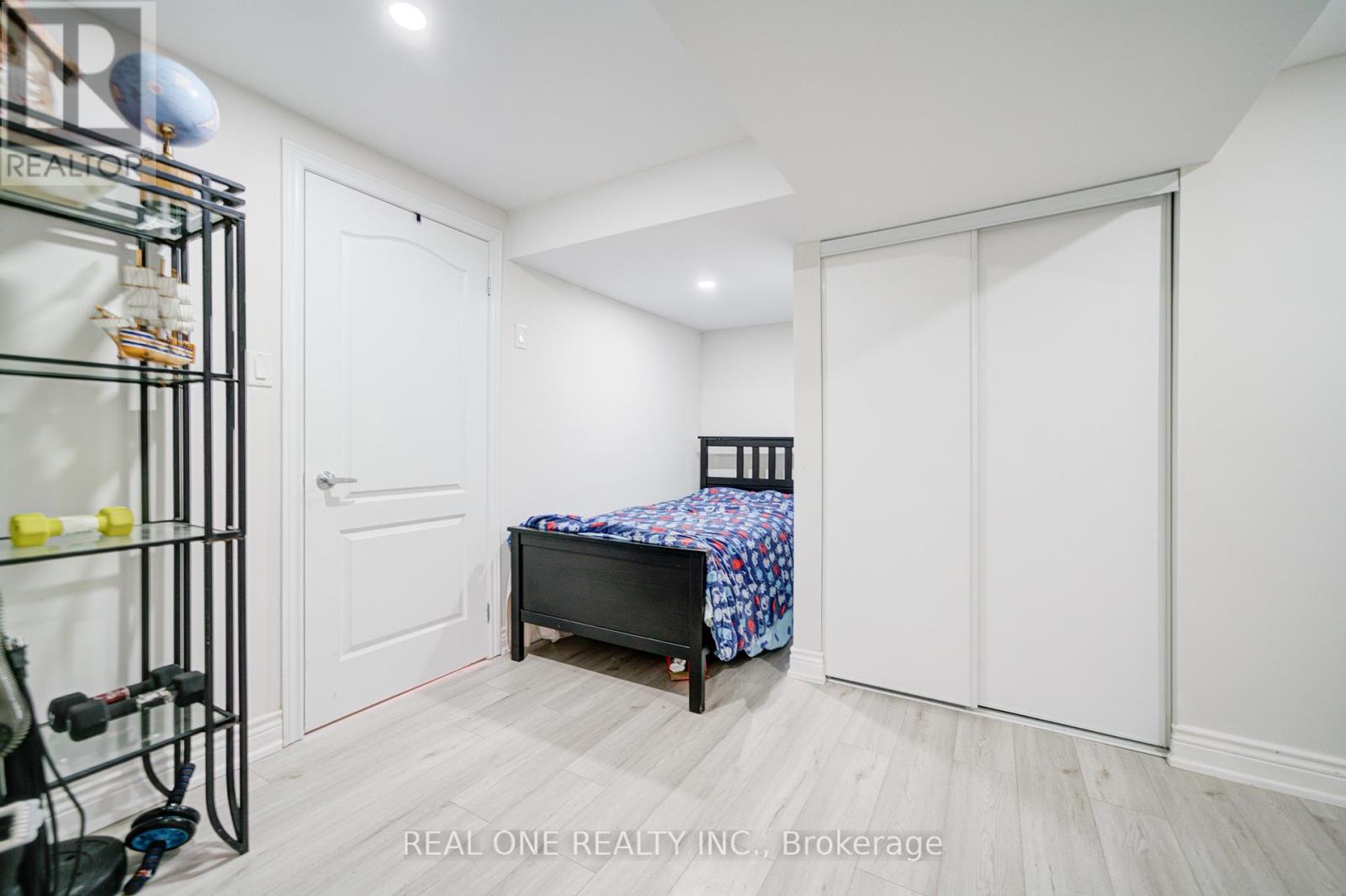 Photo 10 of 87 Zokol Drive, Aurora ON