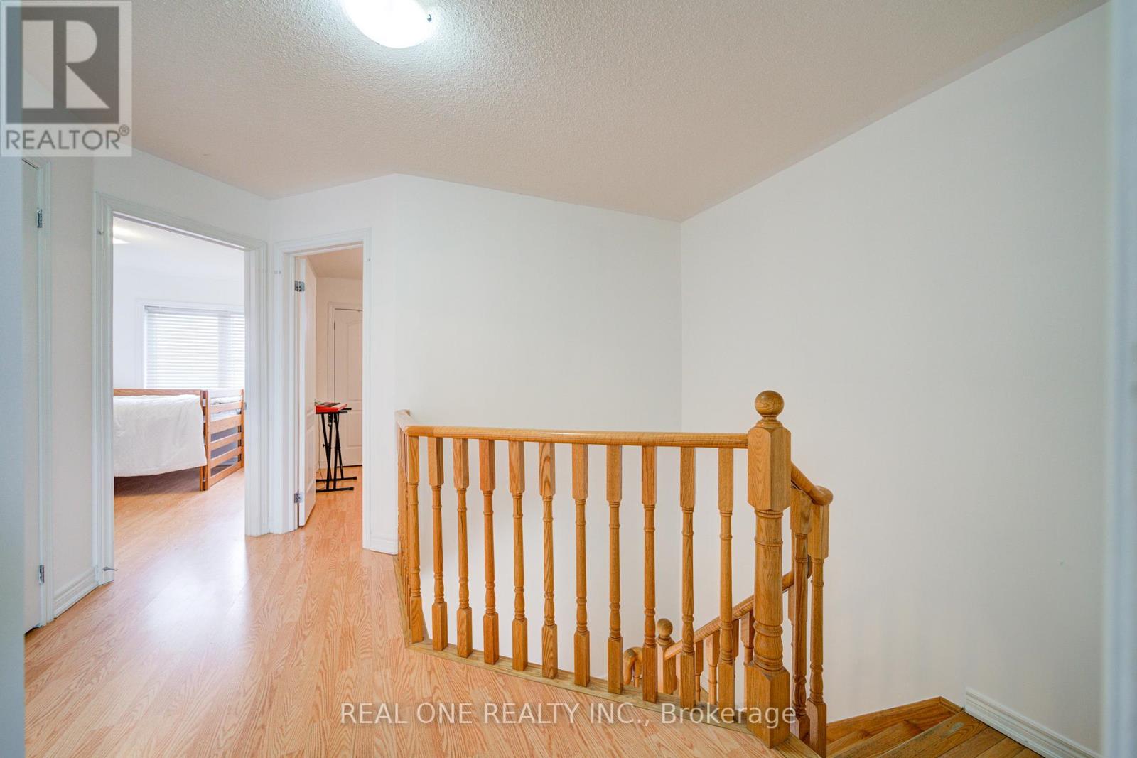 Photo 20 of 87 Zokol Drive, Aurora ON