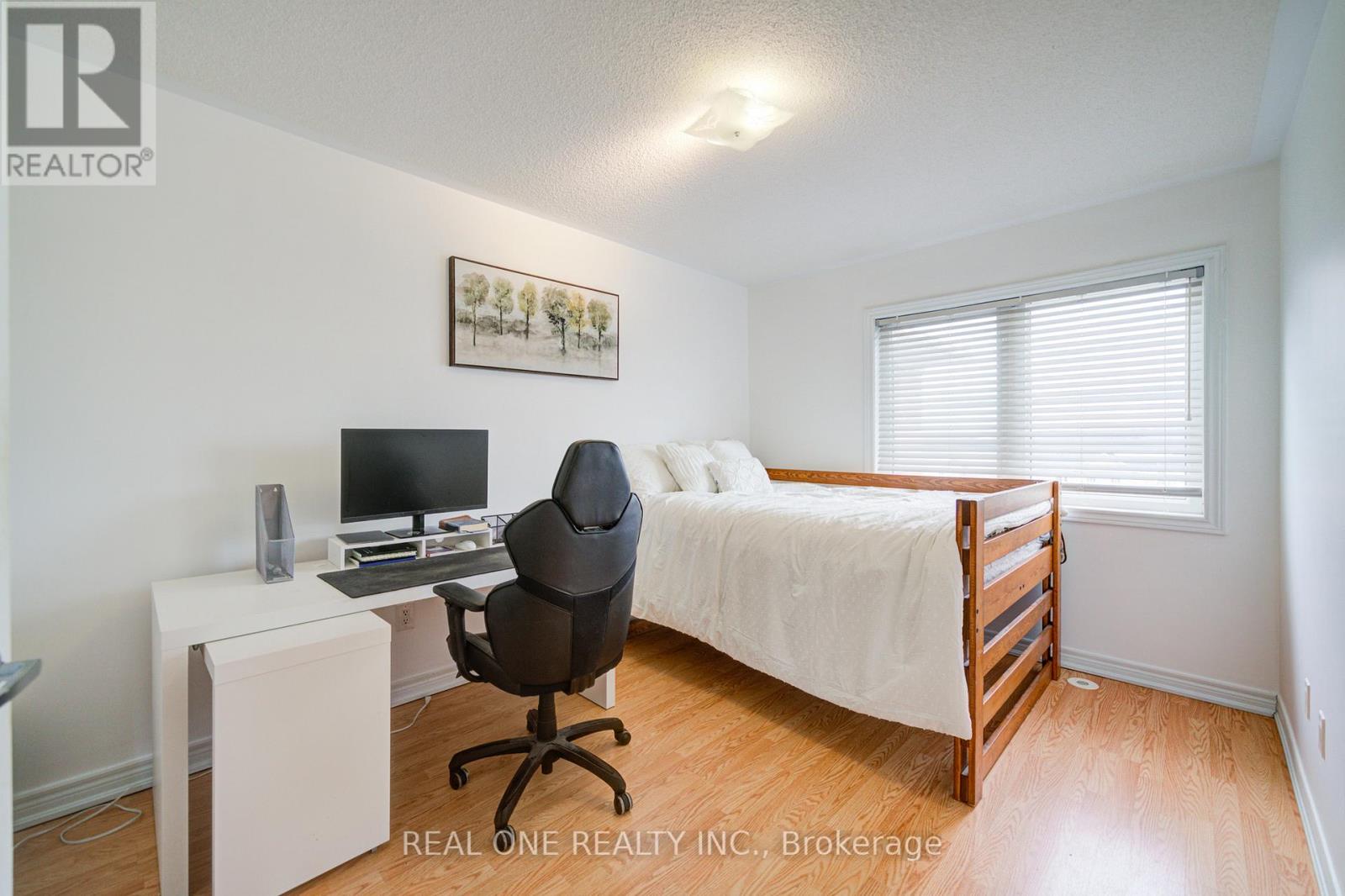 Photo 4 of 87 Zokol Drive, Aurora ON
