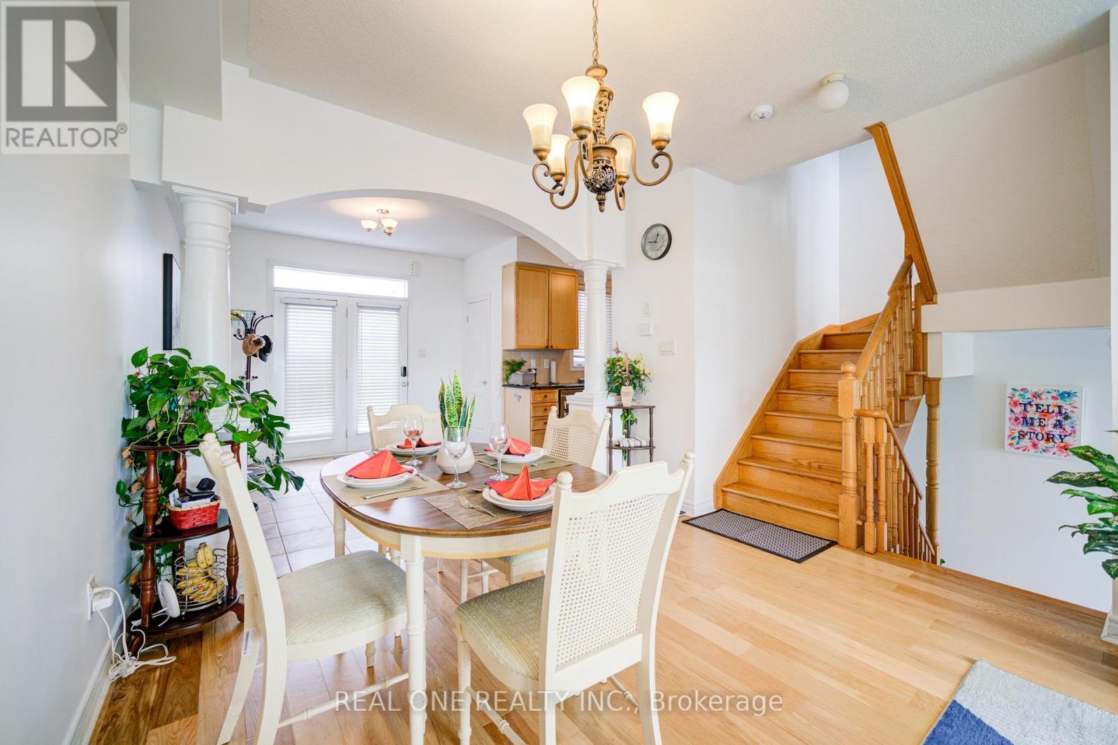 Photo 19 of 87 Zokol Drive, Aurora ON